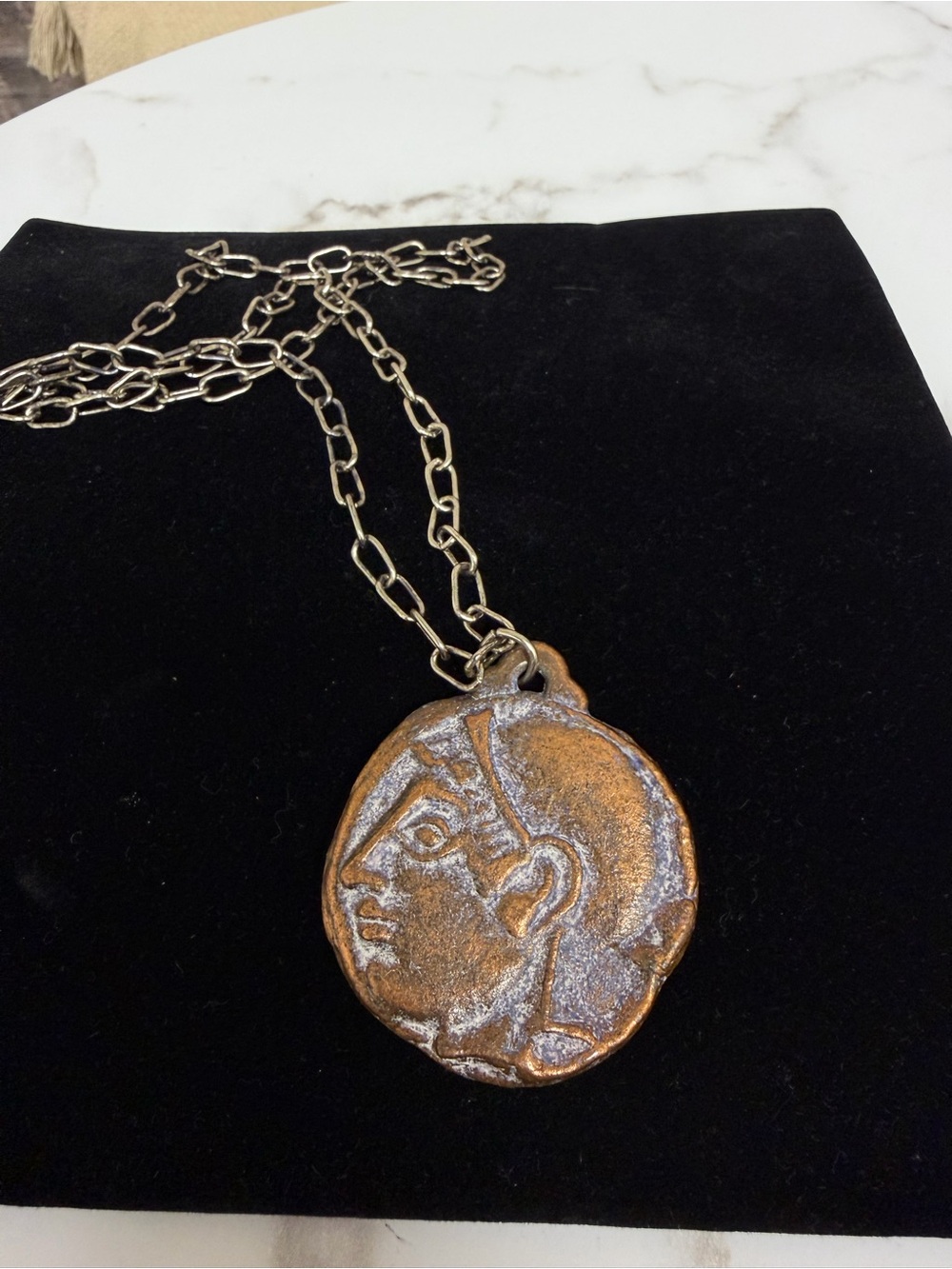 Bronze pendant & chain OS